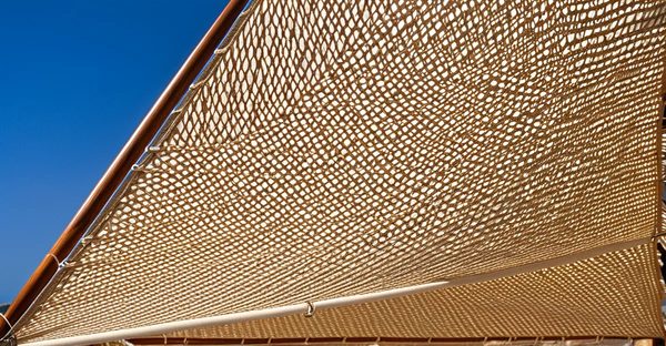 Découvrez la voile d'ombrage coco : style et protection !